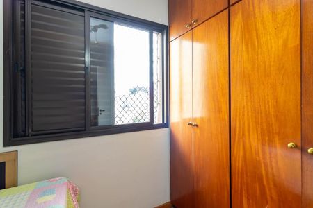 Apartamento à venda com 76m², 3 quartos e 2 vagasQuarto 3