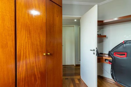 Apartamento à venda com 76m², 3 quartos e 2 vagasQuarto 3