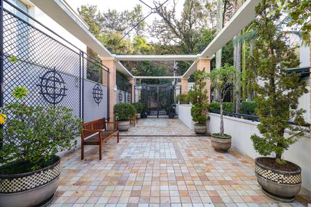 Casa de condomínio para alugar com 452m², 4 quartos e 2 vagas