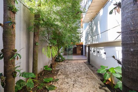 Casa de condomínio para alugar com 452m², 4 quartos e 2 vagas