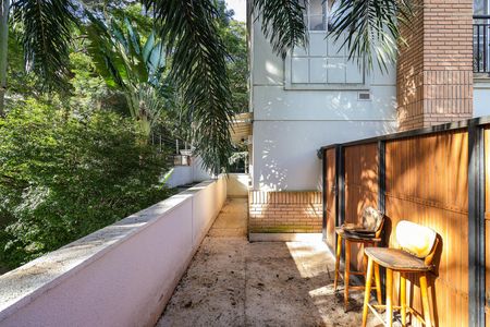 Casa de condomínio para alugar com 452m², 4 quartos e 2 vagas
