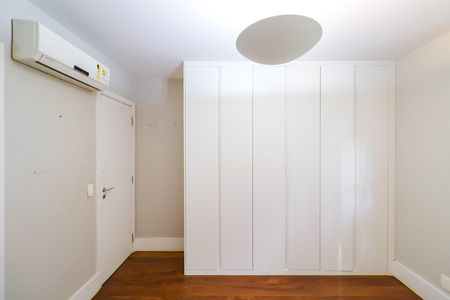 Casa de condomínio para alugar com 452m², 4 quartos e 2 vagas