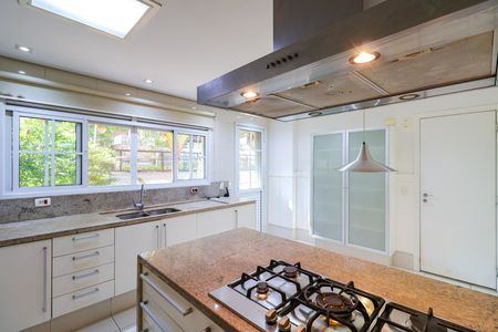 Casa de condomínio para alugar com 452m², 4 quartos e 2 vagas