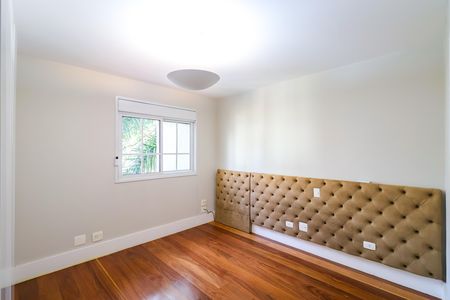 Casa de condomínio para alugar com 452m², 4 quartos e 2 vagas
