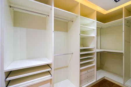 Casa de condomínio para alugar com 452m², 4 quartos e 2 vagas
