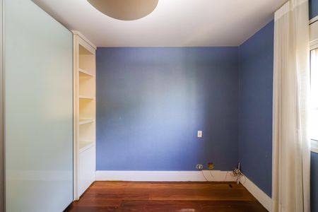 Casa de condomínio para alugar com 452m², 4 quartos e 2 vagas