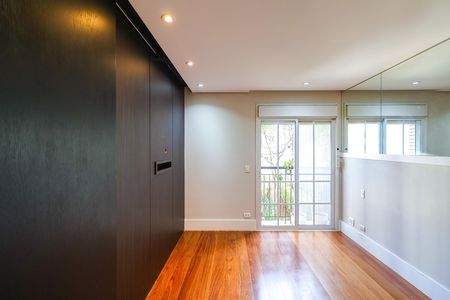 Casa de condomínio para alugar com 452m², 4 quartos e 2 vagas