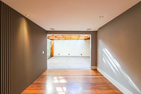 Casa de condomínio para alugar com 452m², 4 quartos e 2 vagas
