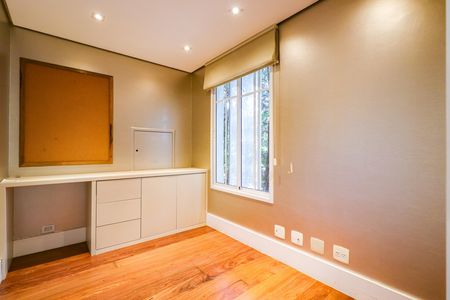 Casa de condomínio para alugar com 452m², 4 quartos e 2 vagas