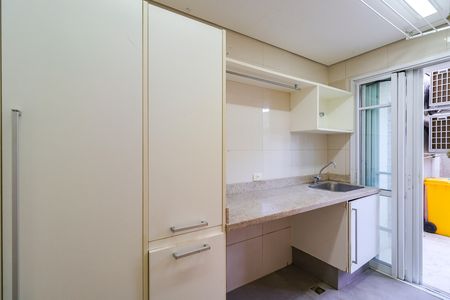 Casa de condomínio para alugar com 452m², 4 quartos e 2 vagas