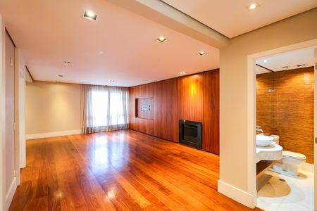 Casa de Condomínio para alugar com 4 quartos, 452m² em Morumbi, São Paulo