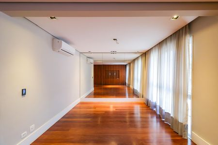 Casa de Condomínio para alugar com 4 quartos, 452m² em Morumbi, São Paulo