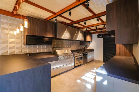 Casa de condomínio para alugar com 452m², 4 quartos e 2 vagas