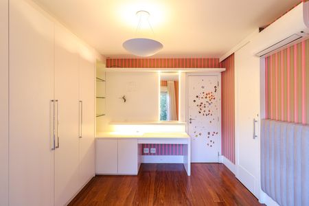 Casa de condomínio para alugar com 452m², 4 quartos e 2 vagas