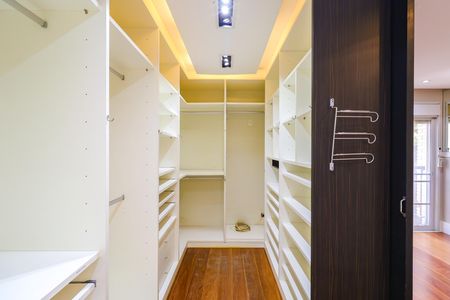 Casa de condomínio para alugar com 452m², 4 quartos e 2 vagas