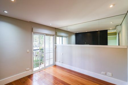 Casa de condomínio para alugar com 452m², 4 quartos e 2 vagas