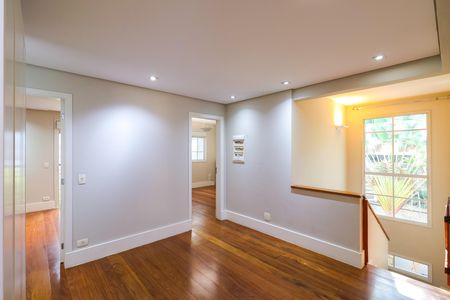 Casa de condomínio para alugar com 452m², 4 quartos e 2 vagas