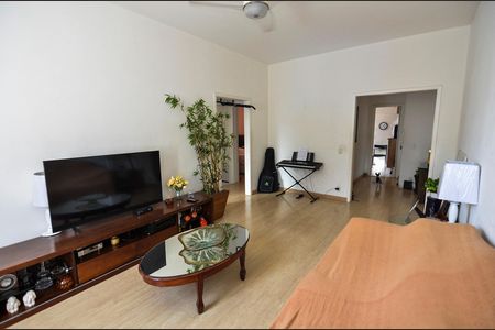 Sala de apartamento para alugar com 2 quartos, 90m² em Praça da Bandeira, Rio de Janeiro