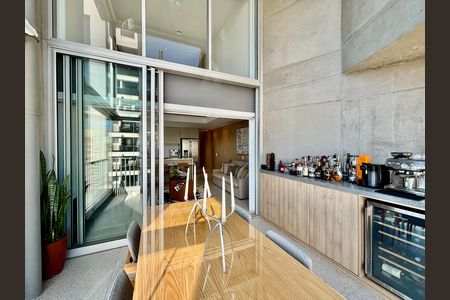 Apartamento à venda com 80m², 1 quarto e 1 vaga Apartamento à venda com 80m², 1 quarto e 1 vagaVaranda