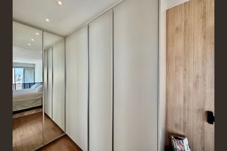 Apartamento à venda com 80m², 1 quarto e 1 vaga Apartamento à venda com 80m², 1 quarto e 1 vagaCloset
