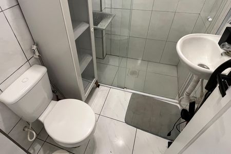 Banheiro de apartamento para alugar com 1 quarto, 45m² em Boqueirão, Santos