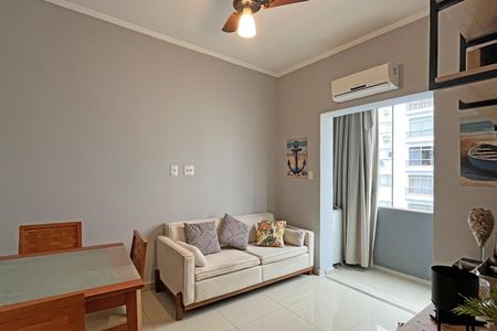 Sala de apartamento para alugar com 1 quarto, 45m² em Boqueirão, Santos