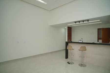 Casa para alugar com 104m², 3 quartos e 2 vagas Casa para alugar com 104m², 3 quartos e 2 vagasSala
