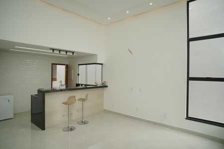 Casa para alugar com 104m², 3 quartos e 2 vagas Casa para alugar com 104m², 3 quartos e 2 vagasSala