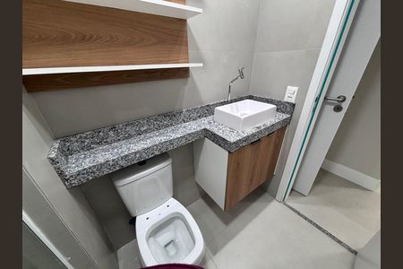 Apartamento para alugar com 84m², 2 quartos e 1 vaga Apartamento para alugar com 84m², 2 quartos e 1 vagaBanheiro do Quarto 1