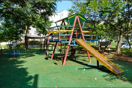 Apartamento para alugar com 42m², 2 quartos e 1 vaga Apartamento para alugar com 42m², 2 quartos e 1 vagaÁrea comum - Playground