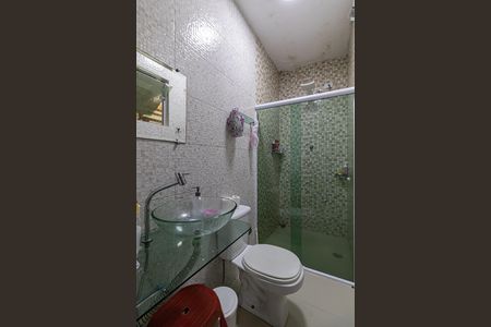 Casa à venda com 240m², 3 quartos e 1 vaga Casa à venda com 240m², 3 quartos e 1 vagaCasa 2 - Banheiro Suíte