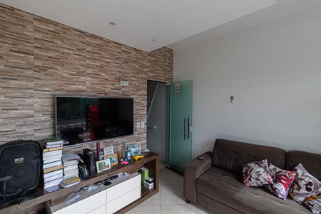 Casa à venda com 240m², 3 quartos e 1 vaga Casa à venda com 240m², 3 quartos e 1 vagaCasa 2 - Sala e Cozinha