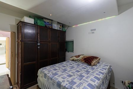 Casa à venda com 240m², 3 quartos e 1 vaga Casa à venda com 240m², 3 quartos e 1 vagaCasa 2 - Suíte