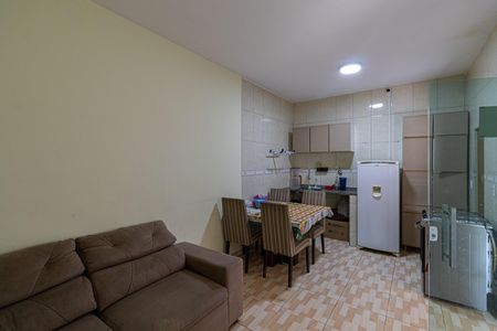 Casa à venda com 240m², 3 quartos e 1 vaga Casa à venda com 240m², 3 quartos e 1 vagaSala e Cozinha
