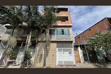 Casa à venda com 240m², 3 quartos e 1 vaga Casa à venda com 240m², 3 quartos e 1 vagaFcahada+Placa