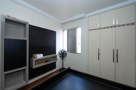 Apartamento à venda com 180m², 4 quartos e 1 vaga Apartamento à venda com 180m², 4 quartos e 1 vagaQUARTO2