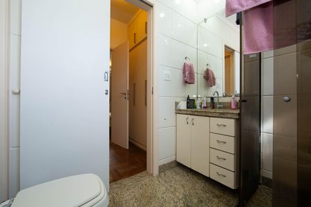 Apartamento à venda com 180m², 4 quartos e 1 vaga Apartamento à venda com 180m², 4 quartos e 1 vagaBANHEIRO1