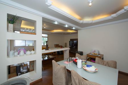 Apartamento à venda com 180m², 4 quartos e 1 vaga Apartamento à venda com 180m², 4 quartos e 1 vagaSALA