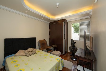 Apartamento à venda com 180m², 4 quartos e 1 vaga Apartamento à venda com 180m², 4 quartos e 1 vagaQUARTO4