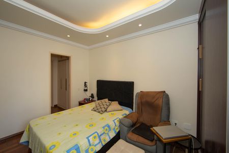 Apartamento à venda com 180m², 4 quartos e 1 vaga Apartamento à venda com 180m², 4 quartos e 1 vagaQUARTO4