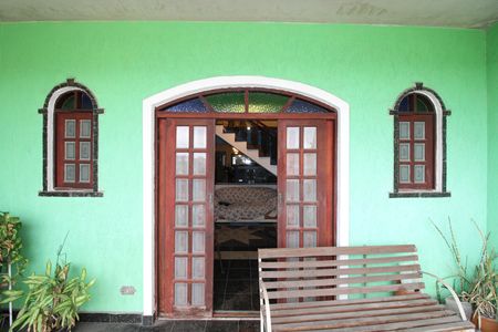 Casa à venda com 150m², 3 quartos e 6 vagasSala - Varanda