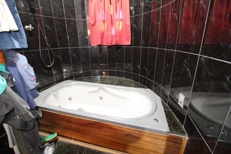 Casa à venda com 150m², 3 quartos e 6 vagasQuarto 1 - Banheiro