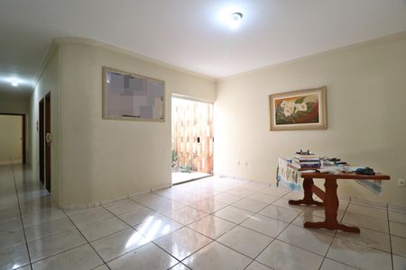 Casa para alugar com 200m², 3 quartos e 3 vagasSala