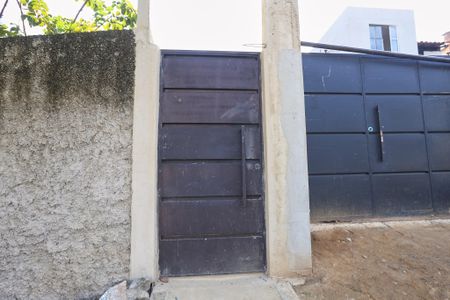 Casa para alugar com 45m², 2 quartos e sem vaga Casa para alugar com 45m², 2 quartos e sem vagaFachada