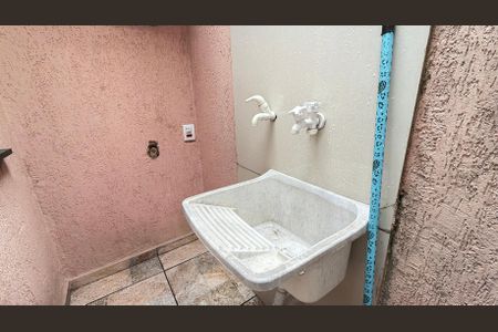 Casa para alugar com 50m², 2 quartos e 1 vaga