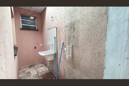 Casa para alugar com 50m², 2 quartos e 1 vaga