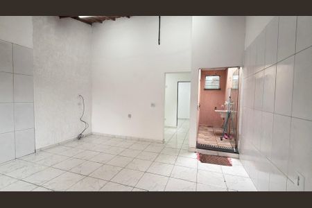 Casa para alugar com 50m², 2 quartos e 1 vaga