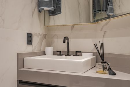 Banheiro de apartamento para alugar com 1 quarto, 55m² em Jardim Europa, Porto Alegre