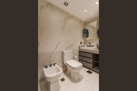 Banheiro de apartamento para alugar com 1 quarto, 55m² em Jardim Europa, Porto Alegre