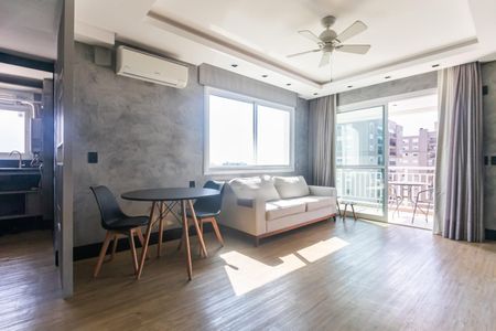 Sala de apartamento para alugar com 1 quarto, 55m² em Jardim Europa, Porto Alegre